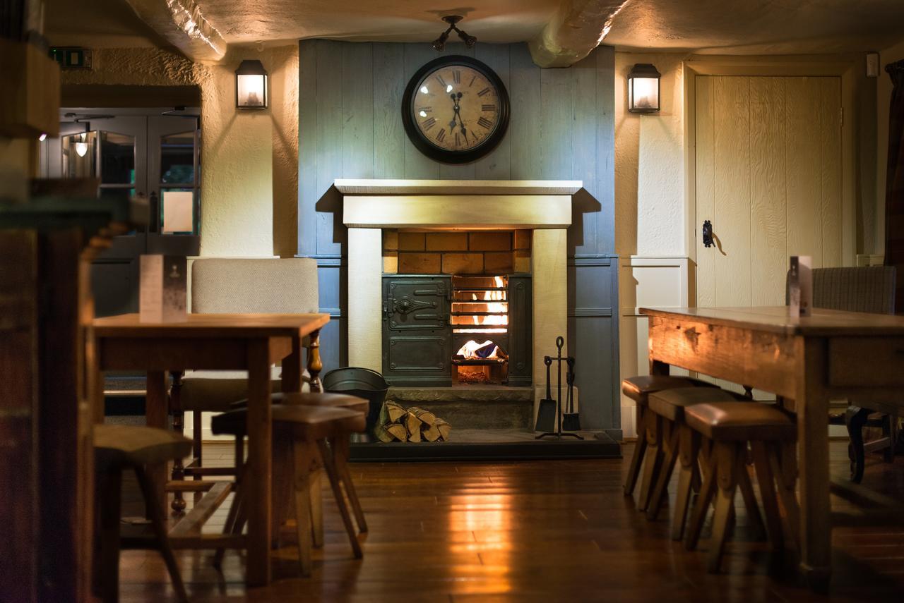 Hotel The Fenwick Steak & Seafood Pub à Claughton Extérieur photo